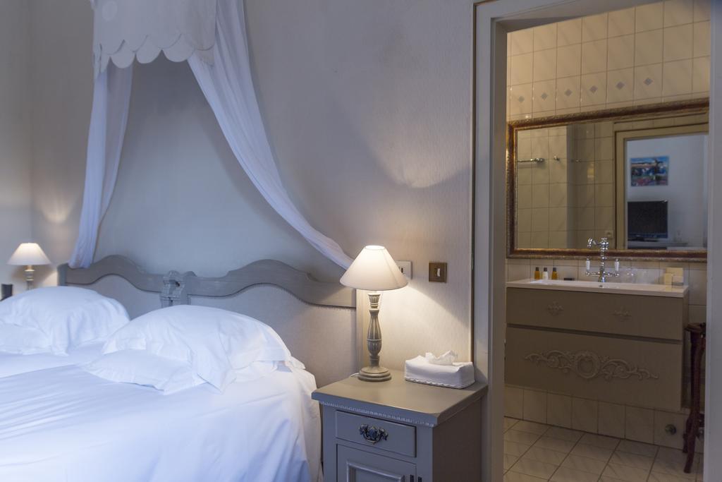 Domaine De Beaupre - Hotel The Originals Relais ゲブビレル エクステリア 写真